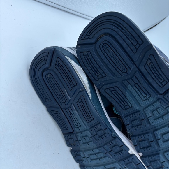 New Balance Women's 1540v3 Size 11 Blue Running Shoes - Picture 12 of 14